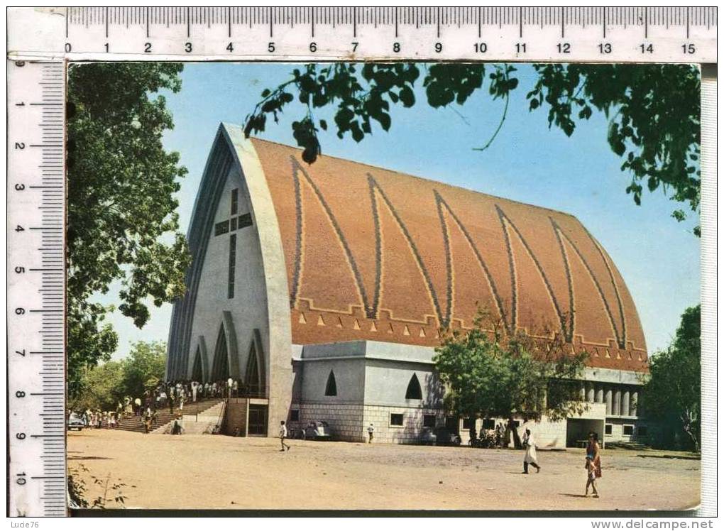 REPUBLIQUE Du TCHAD  -  FORT LAMY - La Cathédrale  - Animée - Tchad