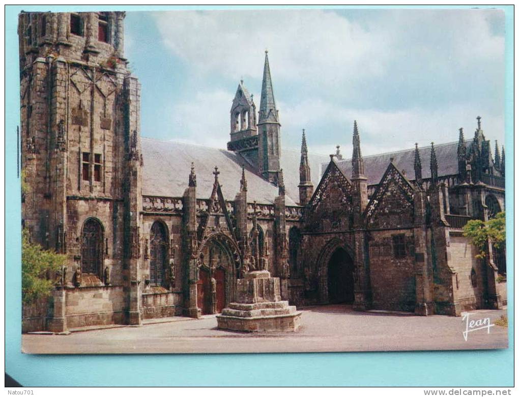 V5-29-finistere-le Folgoët-la Basilique Et Son Calvaire - Le Folgoët