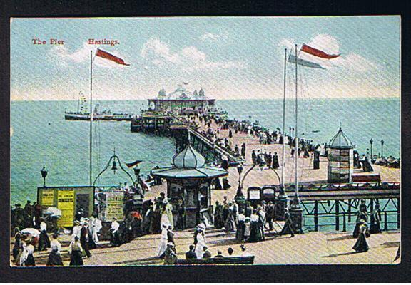 RB 599 -   1910 Postcard - Paddlesteamer Off Hastings Pier - Sussex - Hastings