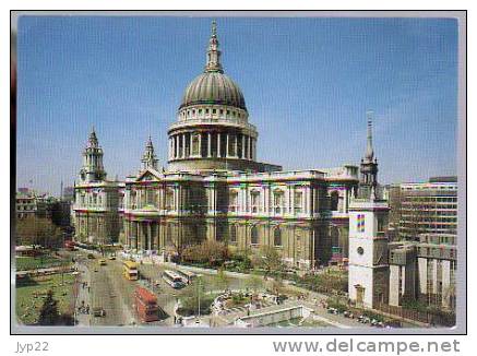 Jolie CP  Angleterre London Londres View From The South East St Paul Cathedral - Bus à Impériale Car Autobus ... - St. Paul's Cathedral