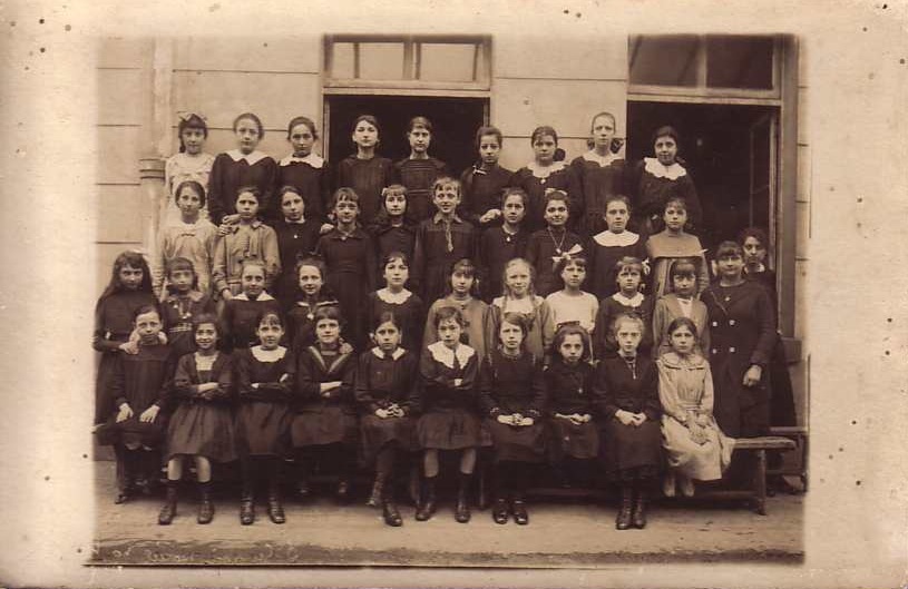 FRANCE CARTE DE PHOTO A IDENTIFIER A LOCALISER  ** ENFANTS FILLES A L'ECOLE - A Identifier