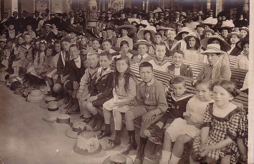 FRANCE CARTE DE PHOTO A IDENTIFIER A LOCALISER  **   ENFANTS THEATRE ?? - Zu Identifizieren