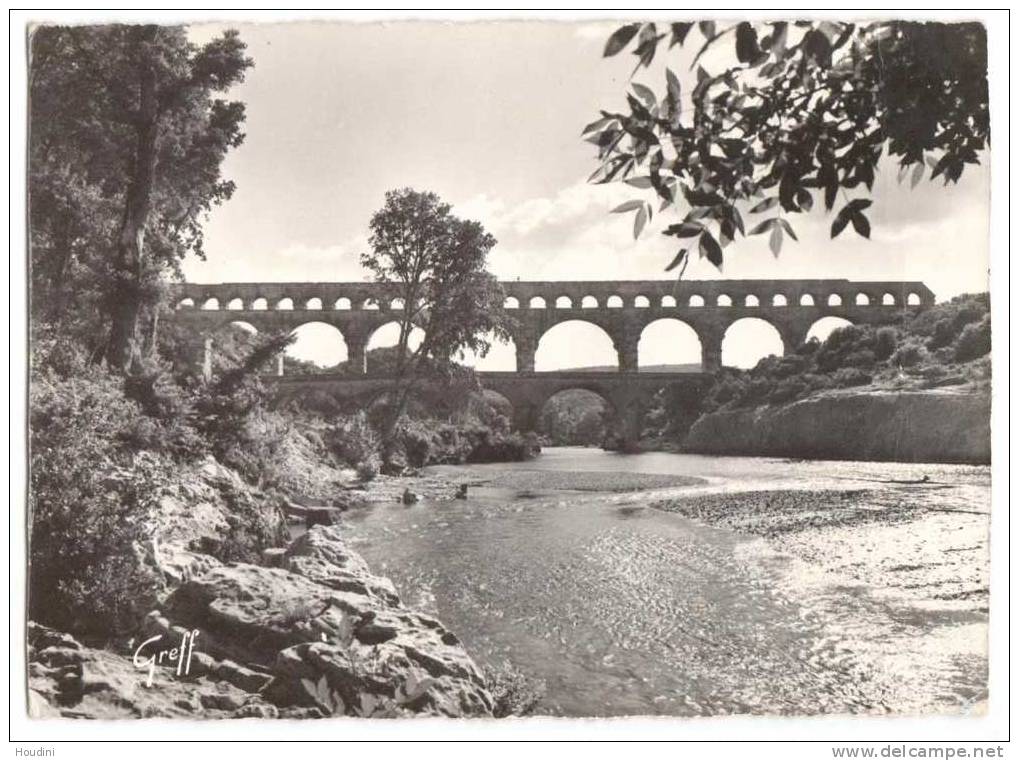 En Languedoc - Le Pont Du Gard  Nîmes - Languedoc-Roussillon