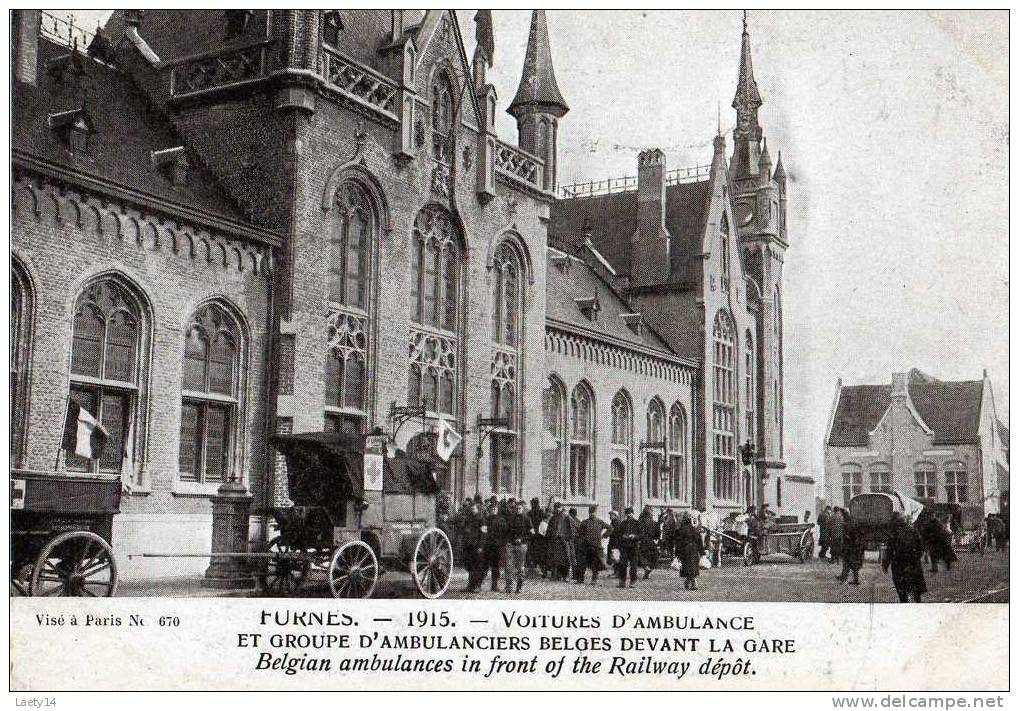 FURNES - 1915 - Voitures D\'ambulances Et Groupe D\'ambulanciers Belges - Veurne