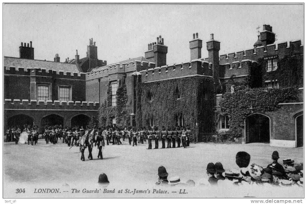 304 LONDON - THE GUARDS BAND AT ST JAMES PALACE - LL -  A750 - Other & Unclassified