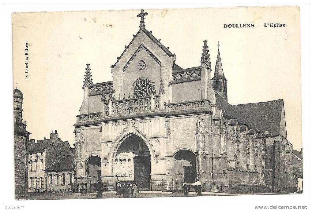 Doullens (80) : L'église Env 1910 (animée). - Doullens