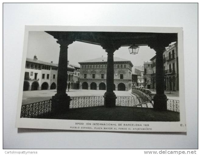 Esposizione Barcelona Exposicion Internacional De Barcelona 1929 Pueblo Espanol Plaza Mayor Al Fondo El Ayuntamiento - Esposizioni