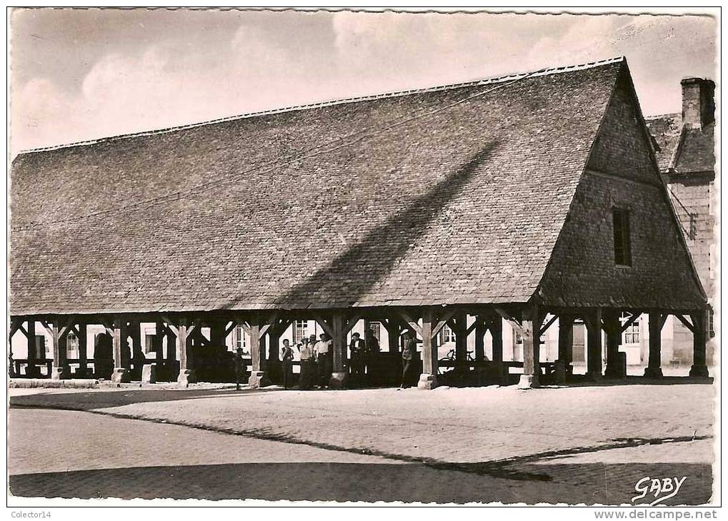 PLOUESCAT  LES HALLES - Plouescat