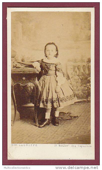 CDV LAGRIFFE - Jeune Fille En Robe Période Napoléon III - Antiche (ante 1900)