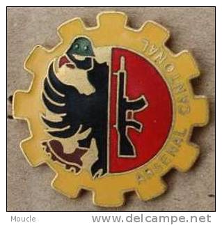 ARSENAL CANTONAL DE GENEVE - SUISSE - FUSIL - AIGLE - CASQUE - ARMEE - SWISS ARMY - ARSENALE - GENF-GENEVA-GINEVRA-(25) - Militaria