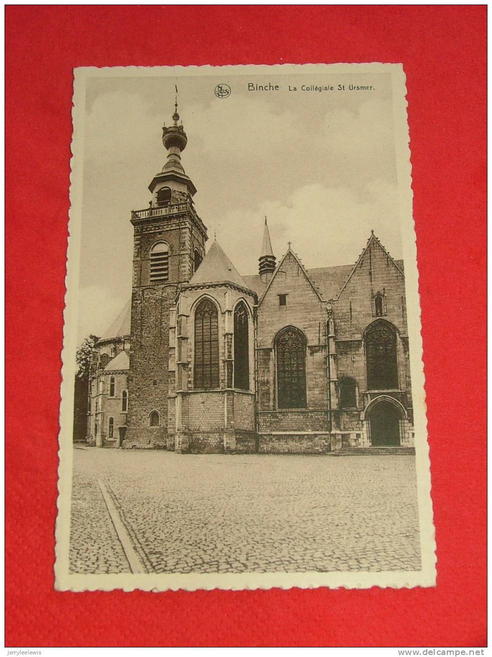 Binche -   La Collégiale St Ursmer  -     2 Scans - Binche