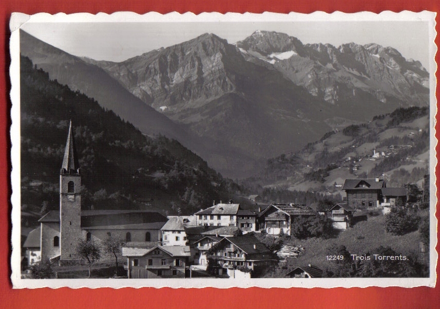 V970 Troistorrents.Eglise,Dents Du Midi.Visa Censure Militaire 1939.Non Circulé.Perrochet 12249 - Troistorrents