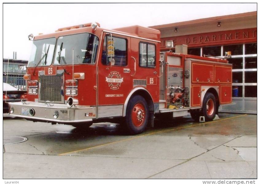 (056) Fire Truck - Fireman - Pompier Et Camion De Pompier - Sapeurs-Pompiers