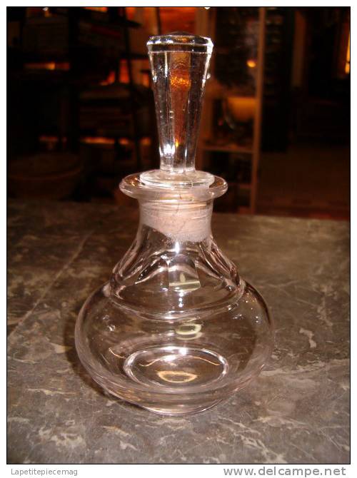 Ancien Flacon / Carafe De Parfum. 19eme Siècle ? Déco Salle De Bain, Produit Beauté, Parfumerie. Potion, Alchimiste - Bottles (empty)