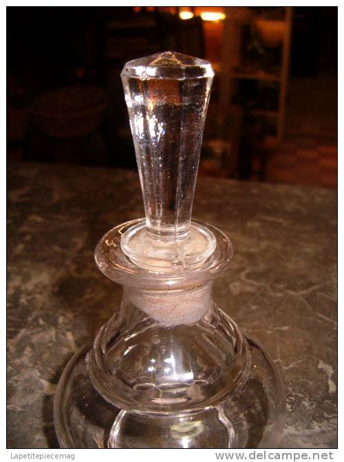 Ancien Flacon / Carafe De Parfum. 19eme Siècle ? Déco Salle De Bain, Produit Beauté, Parfumerie. Potion, Alchimiste - Bottles (empty)