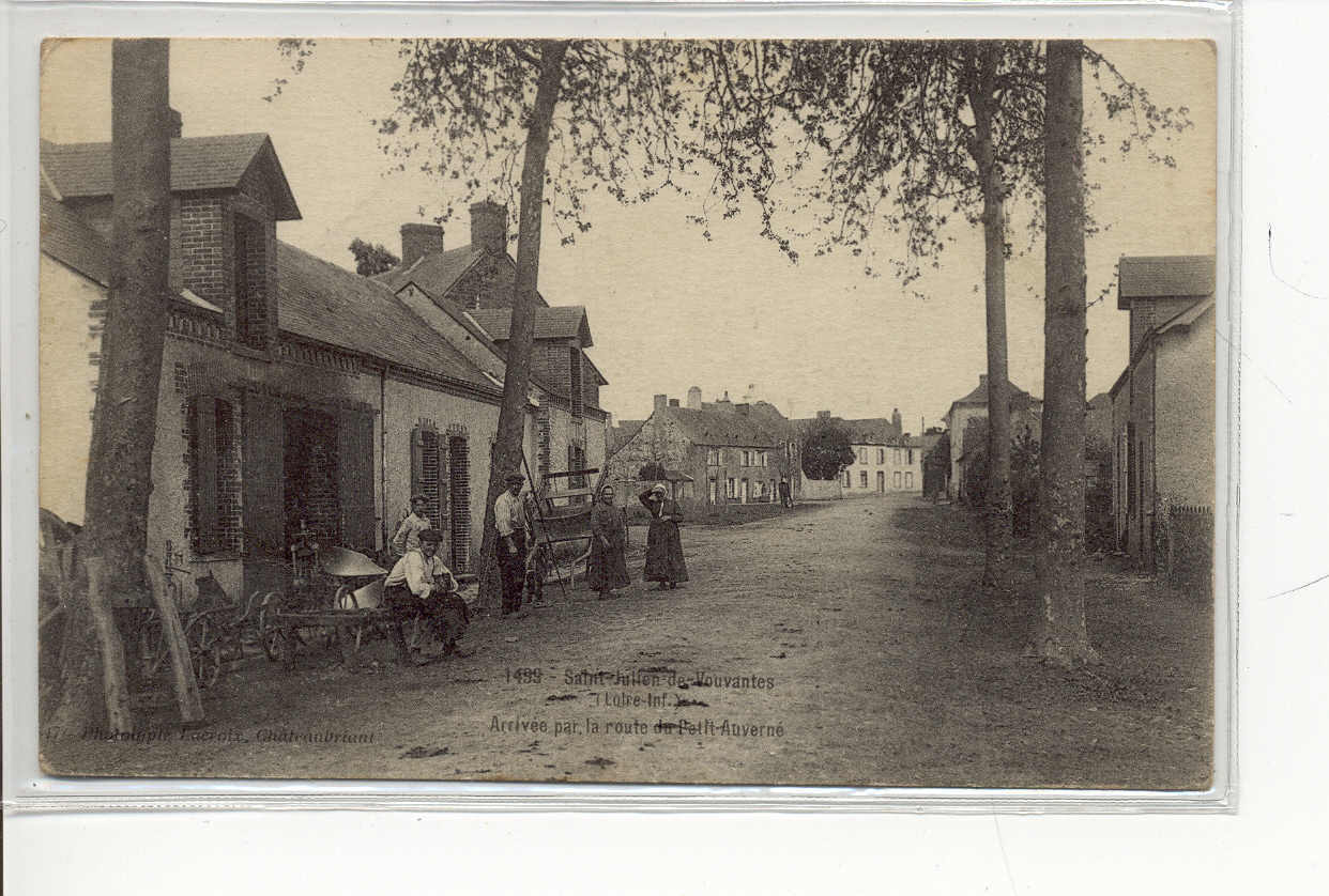 SAINT JULIEN DE VOUVANTES   L´atelier Du Charron - Saint Julien De Vouvantes