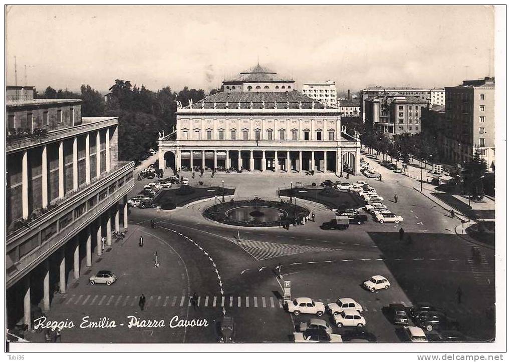 REGGIO EMILIA - PIAZZA CAVOUR - B/N VIAGGIATA  1960 - ANIMATA E VETTURE D'EPOCA - TIMBRO POSTE REGGIO EMILIA TARGHETTA - Reggio Nell'Emilia