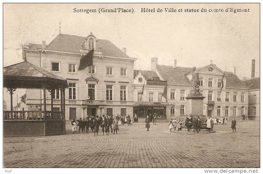 Zottegem / Sottegem : Grand'Place---Hötel De Ville Et Statue... - Zottegem