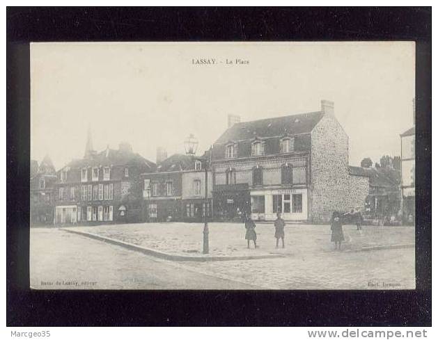 Lassay La Place  édit.bazar De Lassay , Animée - Lassay Les Chateaux