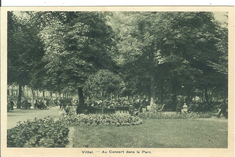 CPA   Vittel Au Concert Dans Le Parc 1931 (110) - Contrexeville