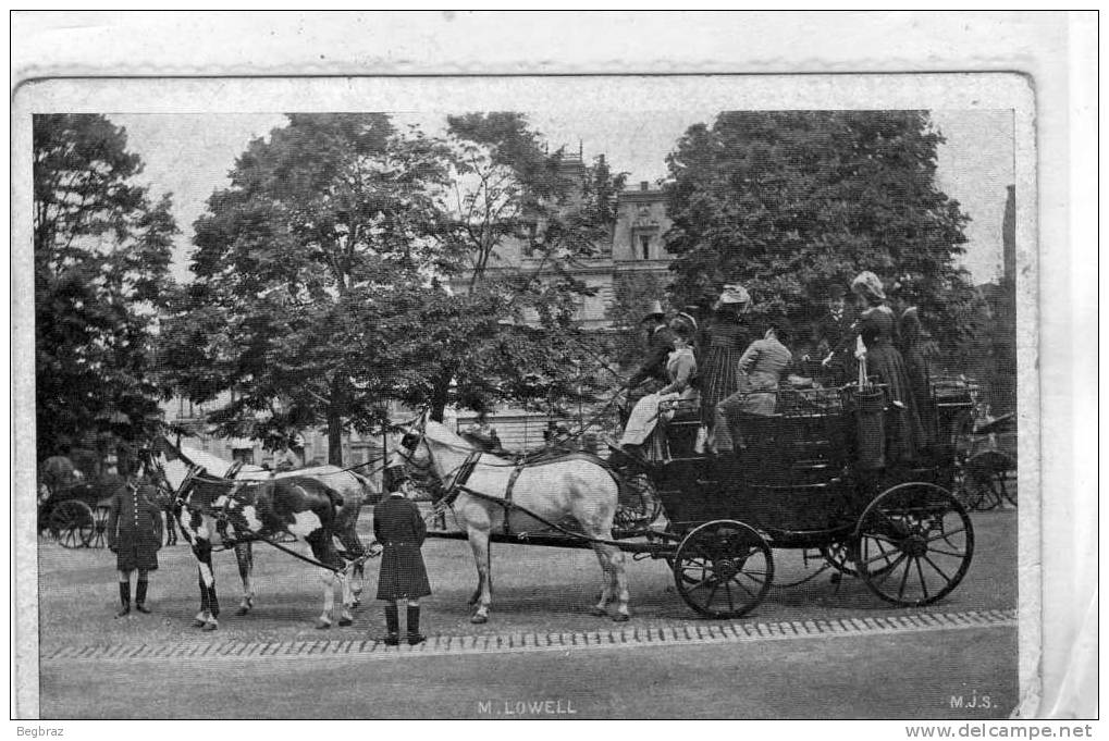 M LOWELL   ATTELAGE - Taxis & Huurvoertuigen