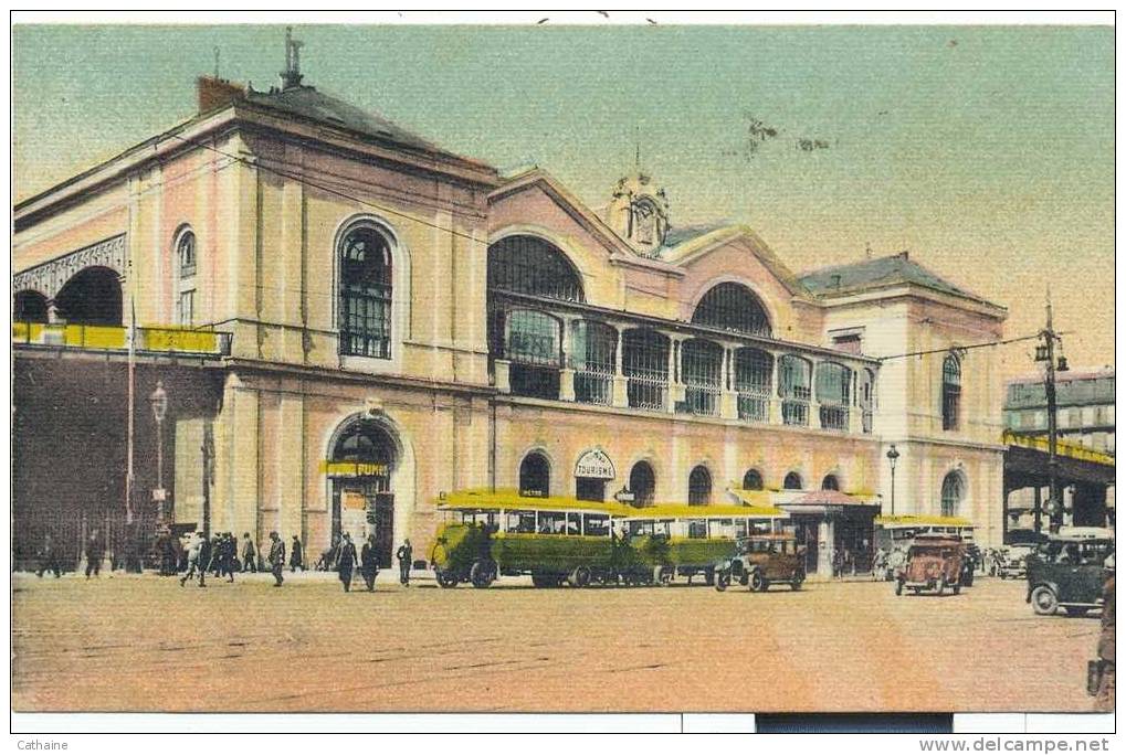 75 . PARIS . LA GARE MONTPARNASSE .ET SES TRAMWAYS - Transport Urbain En Surface