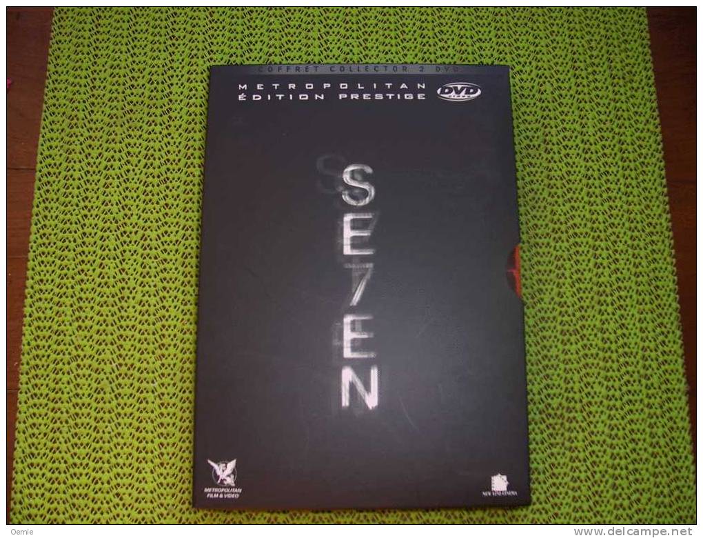 SEVEN  AVEC BRAD PITT   /  MORGAN FREEMAN   DOUBLE DVD - Politie & Thriller