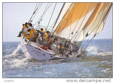 Le Maxi-Yacht "La Poste" - Sailing