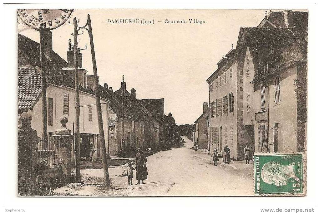 Dampierre   -   Centre Du Village - Dampierre