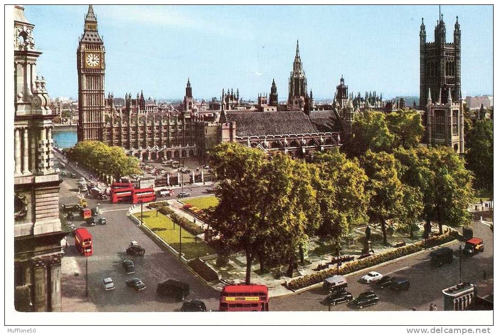 Inghilterra 1968. Cartolina Di LONDRA - The Of Parliament And Parliament Square. - Houses Of Parliament