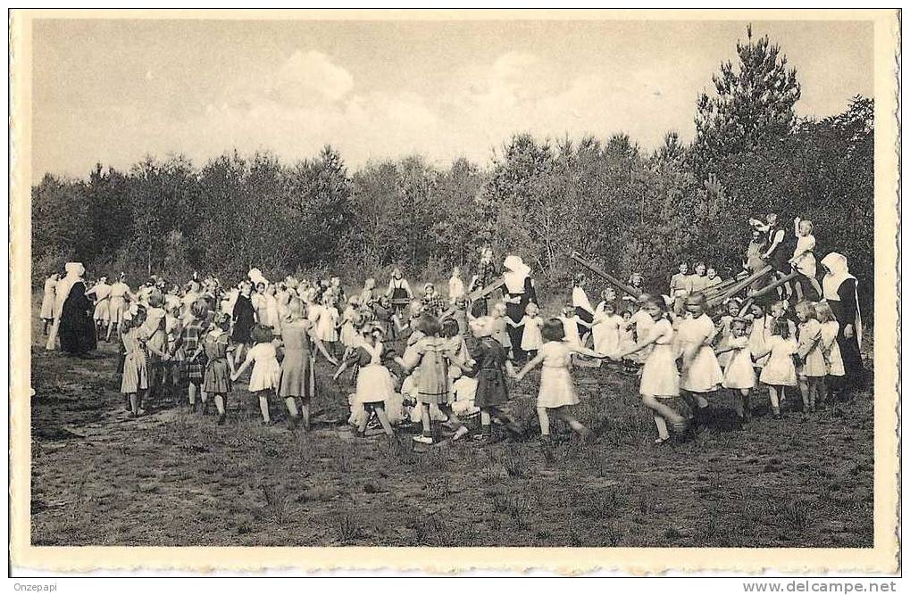 RAVELS - O.L. Vrouw Van De Kempen - Openluchtschool Voor Zwakke Meisjes - Een Speelplein In De Kinderlust - Ravels