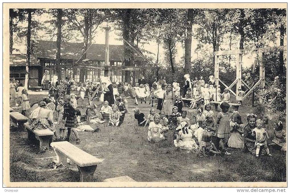 RAVELS - O.L. Vrouw Van De Kempen - Openluchtschool Voor Zwakke Meisjes - Een Speelplein In Het Park - Ravels