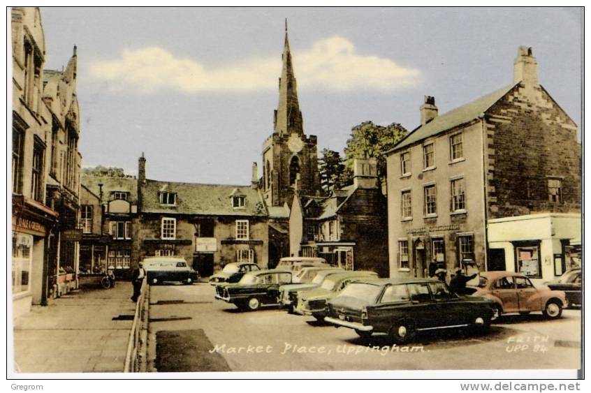 Royaume Uni , MARKET PLACE UPPINGHAM , Old Car , Vieilles Voitures - Rutland