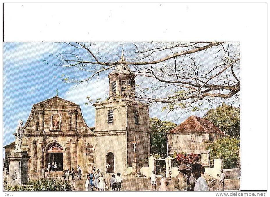 MARTINIQUE. - MARIN, L'église, La Place Et La Statue Du Dr Duquesnay. - Le Marin