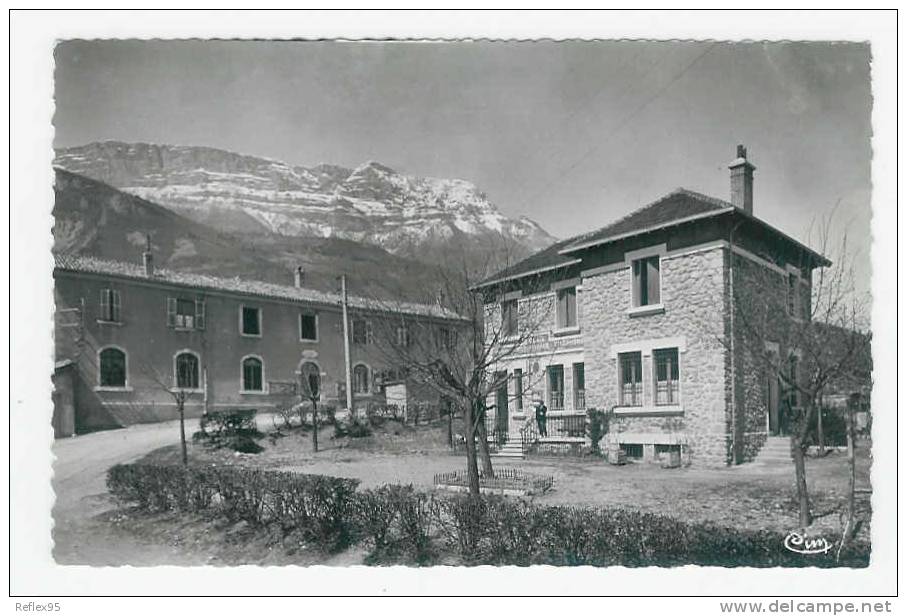 CLAIX - La Poste - Le Groupe Scolaire - Le Moucherotte - Claix