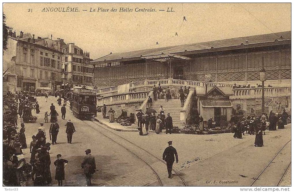 ANGOULEME  (16)  BELLE CPA TRES ANIMEE:  La Place Des Halles Centrales   852 - Angouleme