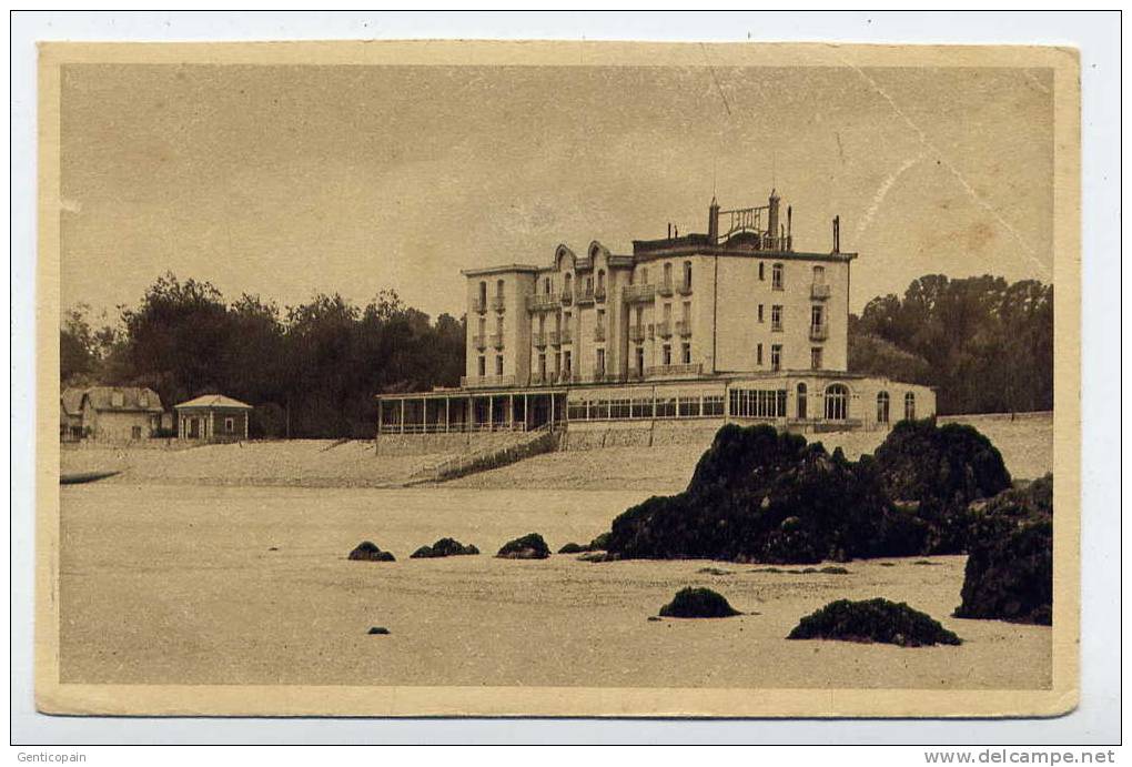 Q20 - MORGAT - Le Grand Hôtel De La Mer Vu De La Plage - Morgat