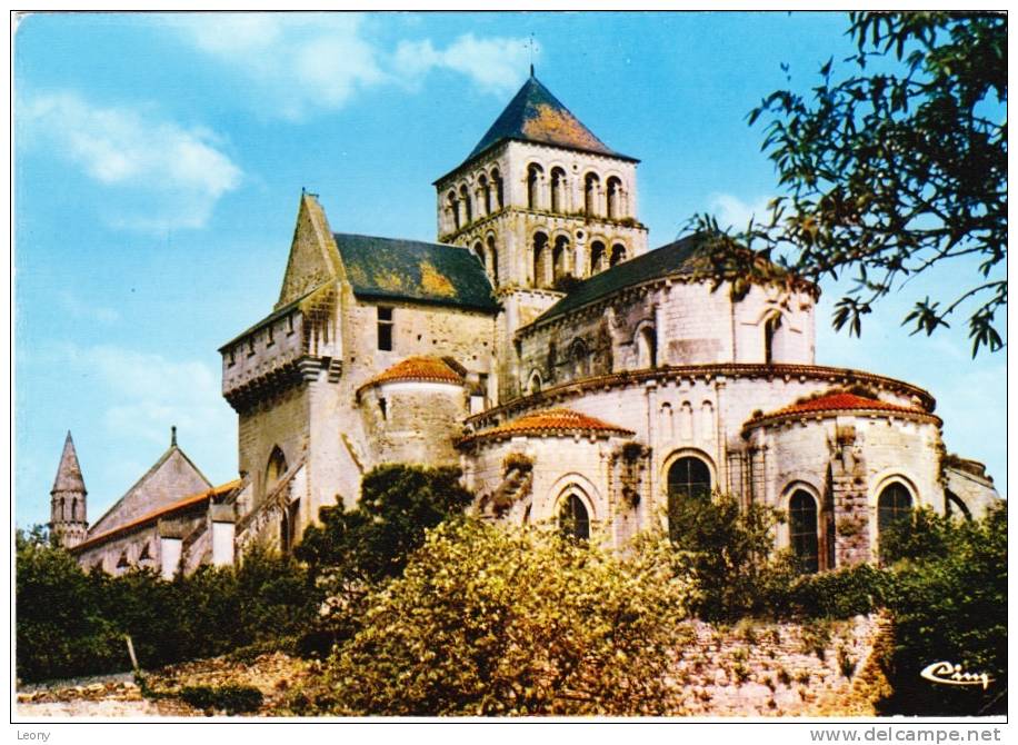 CPM De SAINT JOUIN De MARNES (79) - Eglise Abbatiale - L'Abside - édit CIM - Saint Jouin De Marnes