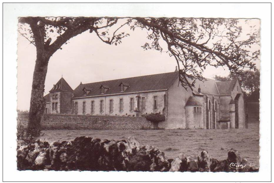 St-laurent-en-Brionnais  - Pensionnat   - Façade Nord - Autres & Non Classés