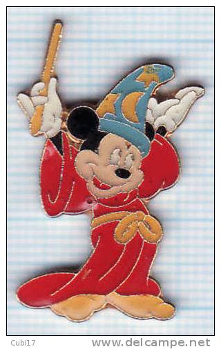 Pin's Disney Mickey Dans Fantasia - Disney