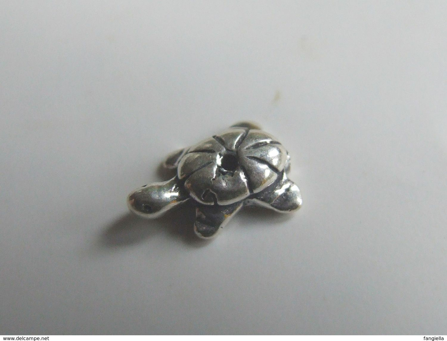 1 Perle Tortue En Argent Massif 925 Env. 0,9g 10x7x3mm  Travail Artisanal De Bali - Perles