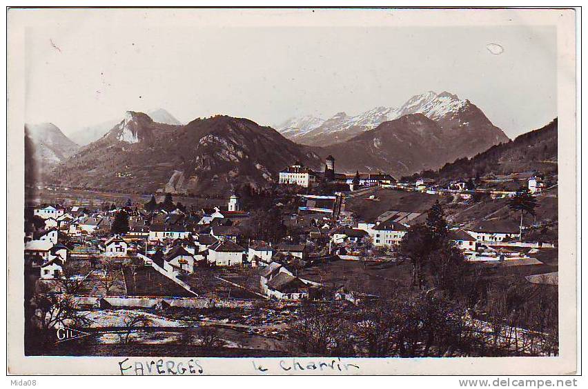 74. FAVERGES . VUE GENERALE ET LE MONT CHARVIN. - Faverges