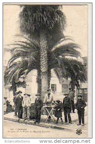 Cannes.Un Coin De La Place Du Marché Forville  Un Vendeur De Peissaladière - Cannes