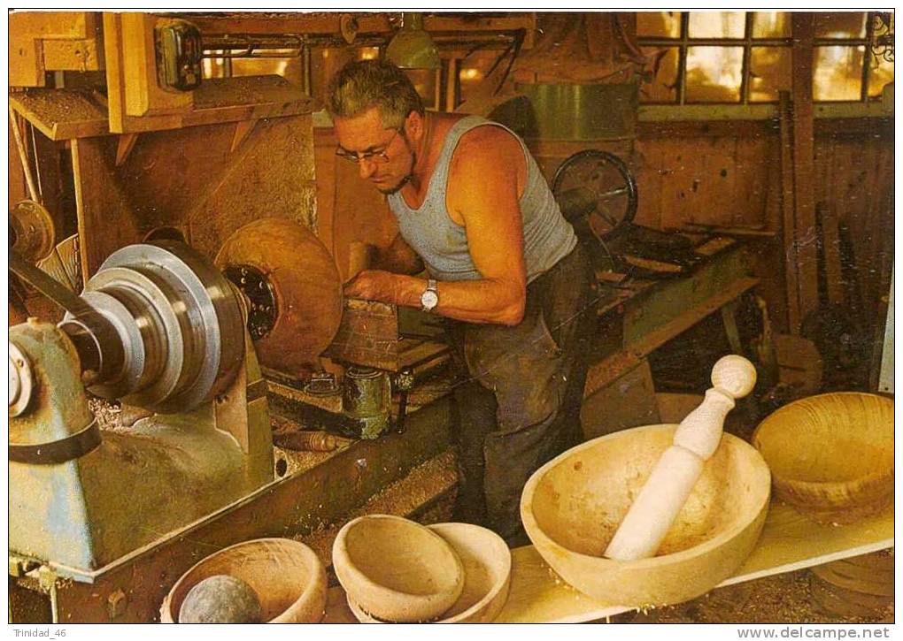 VIEUX METIERS ( LE TOURNEUR SUR BOIS )  TRAVAIL DU BOIS ! ! ! - Artisanat