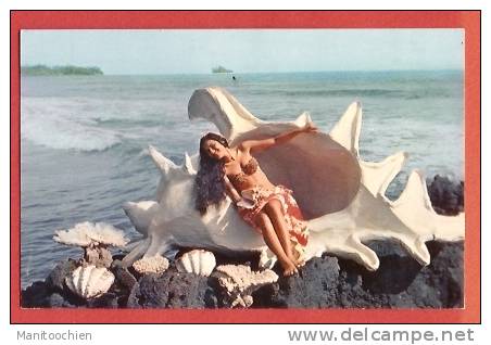 TAHITI VAHINE MISS CARNAVAL 1962 DANS SA COQUILLE - Tahiti