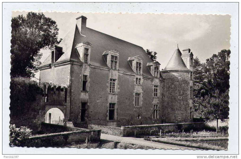 Ref 171 - SAINTE-HERMINE - Château De L'AUBRAIE - Sainte Hermine