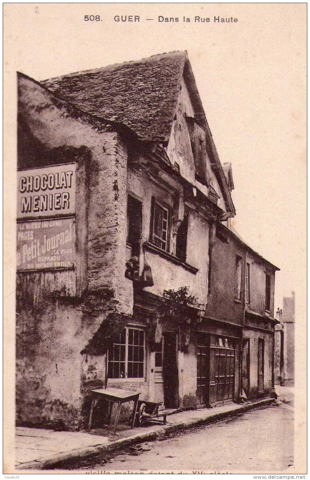 56 GUER - Dans La Rue Haute - Vieilles Maisons - Guer Coetquidan