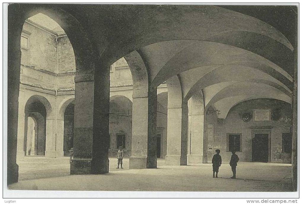 Cartolina - CAMERINO - MACERATA - IL PORTICO DI CORTE - ANIMATA -  MARCHE - Macerata