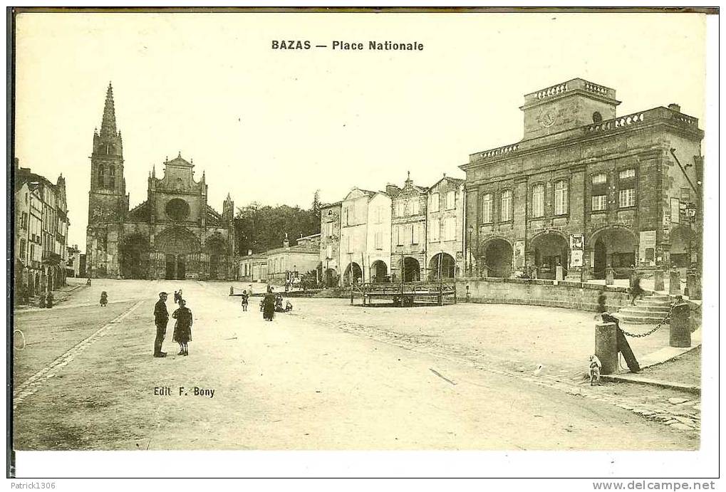 CPA  BAZAS, Place Nationale  1027 - Bazas