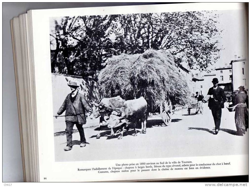 LYON MEMOIRE DE RHODANIENS ALBUM DE REPRO CPA ET PHOTOS PAR M-A TRACOL EDITEUR MAT 1977